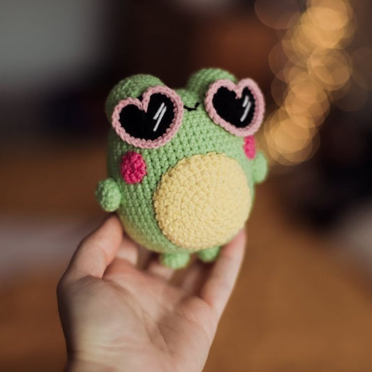 Heart Eyes Frog Crochet Plush