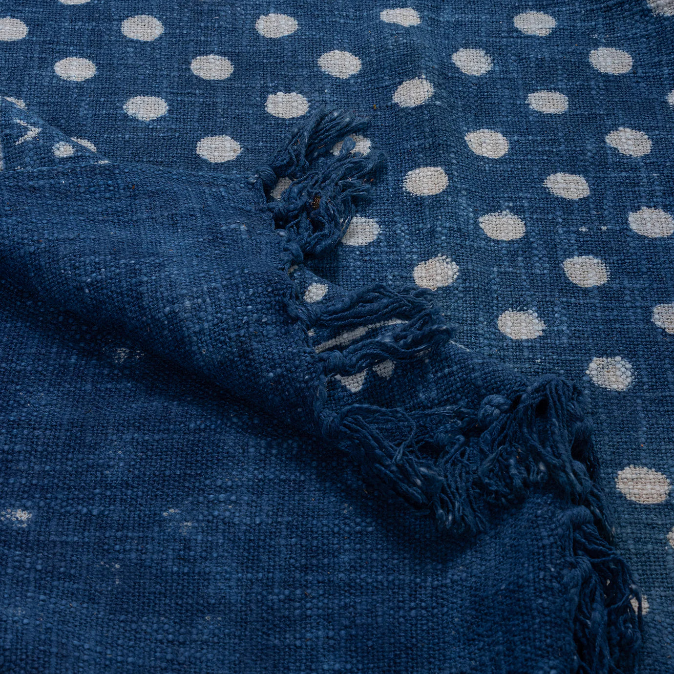 Chaandni Dot Throw