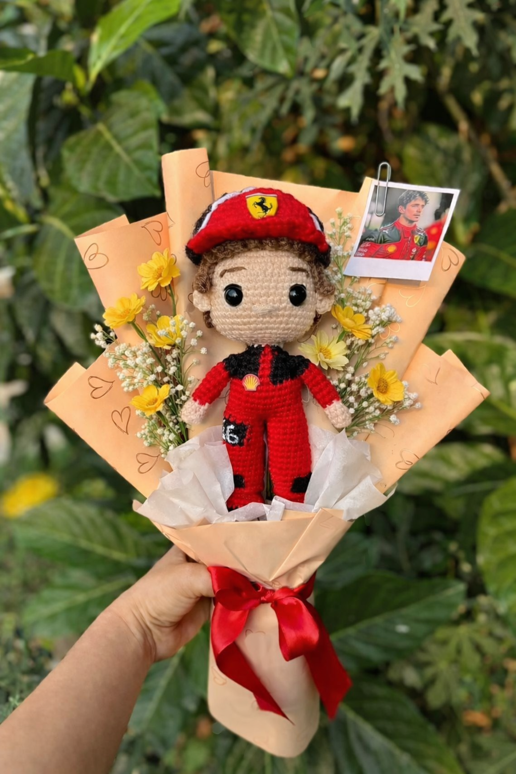 Charles Leclerc Crochet Bouquet | F1 Motorsport