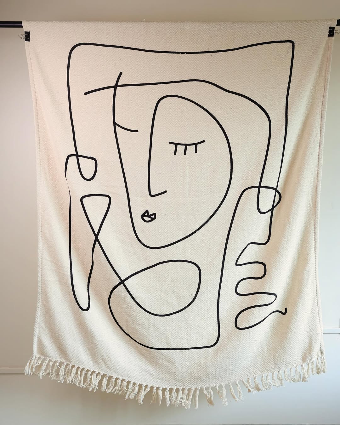 Andaaz-e-Nari Throw